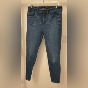 Universal Thread Medium Wash Blue Jeans Size 8/29R Denim